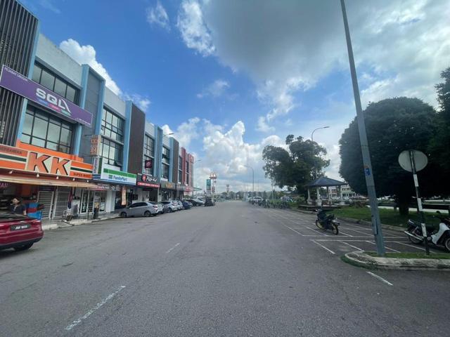 Pekan Nenas shoplot 2 Shoplot 1