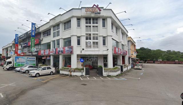 Nusa Bestari 3 storey corner shop lot for rent 1