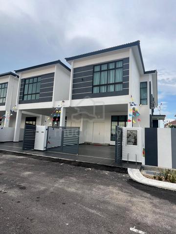 7km to Ayer Keroh Full Loan Gated Guarded New House Double Storey Mel 1