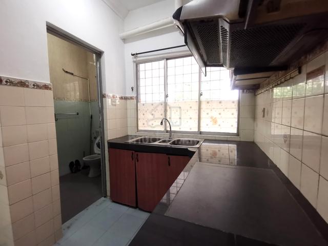 Fawina Court 5