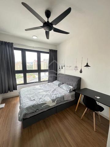 Female Master Room @ M Vertica Cheras, walkable to MRT / LRT Maluri 1