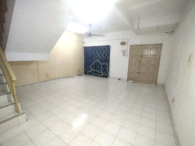 Rumah Teres 2 Tingkat Seri Pristana Untuk Dijual 1