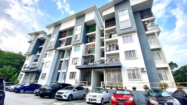 Taman Bukit Inai Apartment (Nilai) 1
