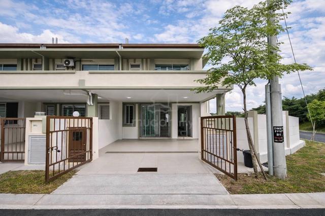 [CORNER LOT] Double Storey Terrace Desa Mayang Sari, Nilai 1