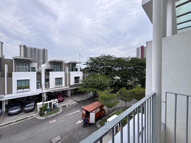 3 Storey Terrace Lake Point Residence Cyber 11 1