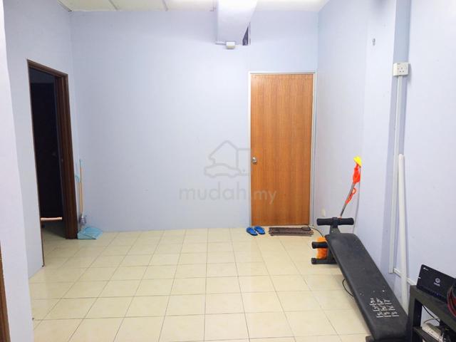 Dataran Otomobil Apartment 1