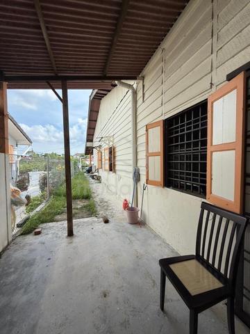 Kulai, Jalan Durian, Bungalow House 1