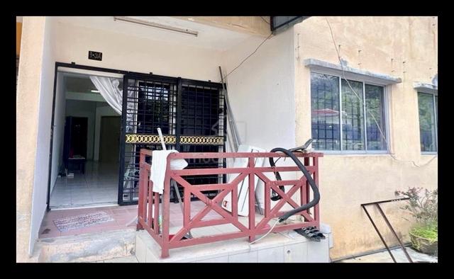 Pangsapuri Seri Mewah (Blok B) 1
