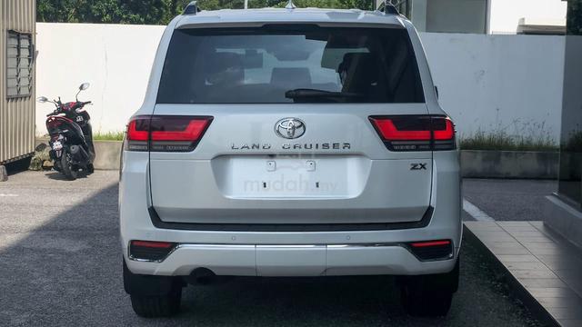 2023 Toyota LANDCRUISER 3.4 ZX 300 - *Black Int* - 4