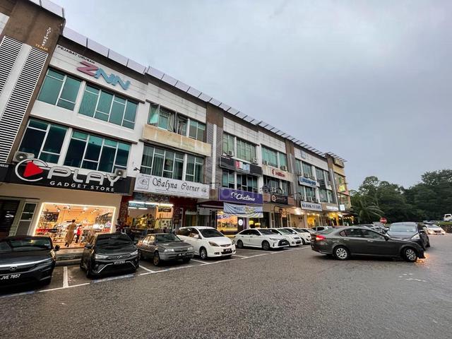 Taman University Jalan Pendidikan Three Storey Shoplot,Skudai 1