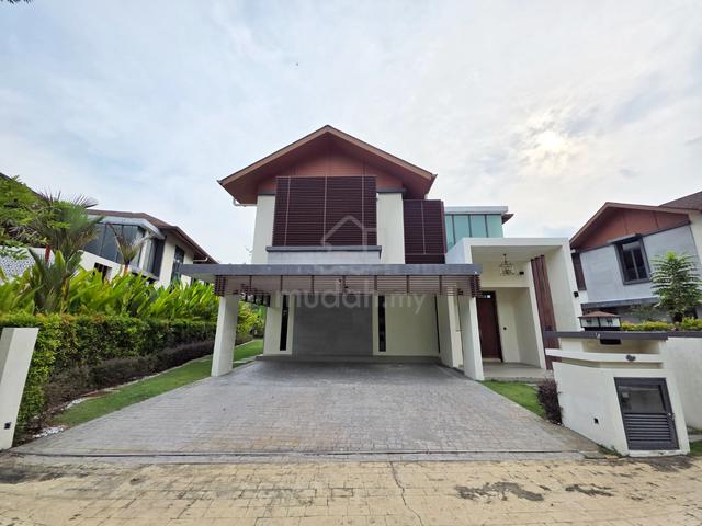FURNISHED & SPACIOUS with pool 2 Storey Bungalow Danau Suria @ P16 1
