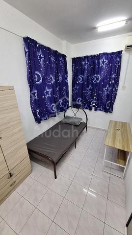 Female Single Room At Georgetown 1
