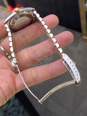 Rolex Datejust 68273 Diamond Gold Dial Size: 31mm - photo 6 of 6
