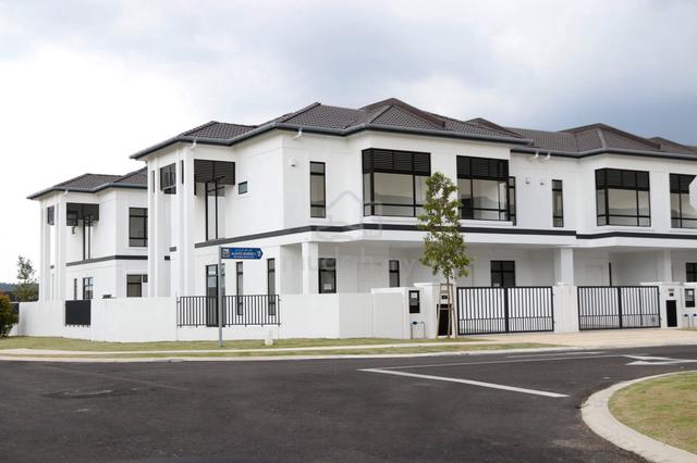 Double Storey Corner House For Rent 1
