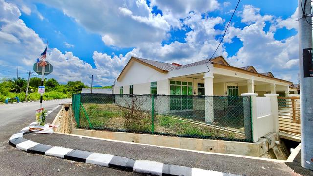 Freehold Corner Lot Taman Binjal Indah 1