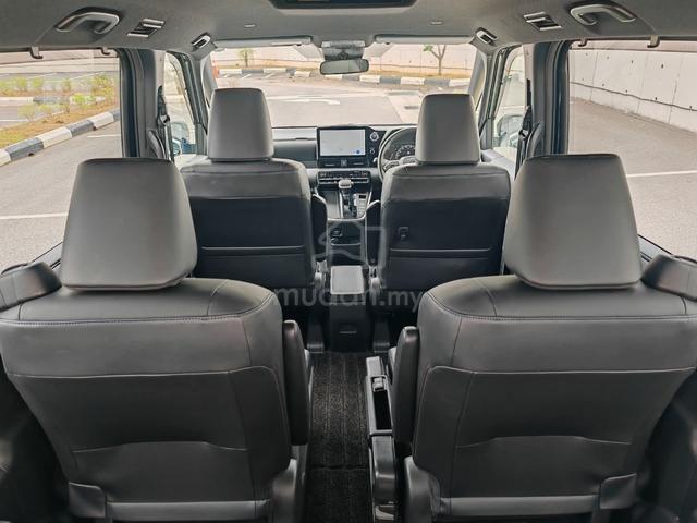 2023 Toyota VOXY 2.0 S-Z (A) - 3
