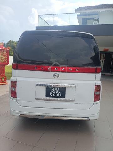 Nissan Elgrand 3.5 - 4