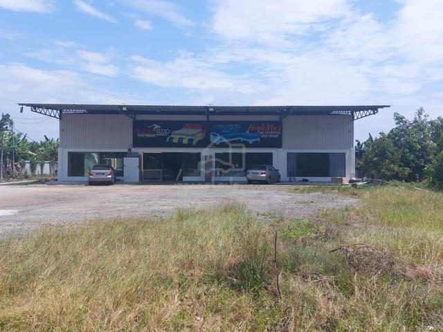 factory and sofa shop for rent 6000ft 1