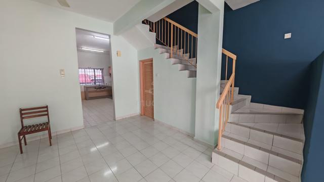 {BEST RENT}2 Storey Prima Saujana Kajang-4Bilik Basic Unit-New Painted 2