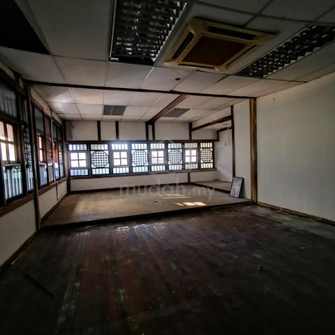 Huge office space for rent, shop lot for rent 1