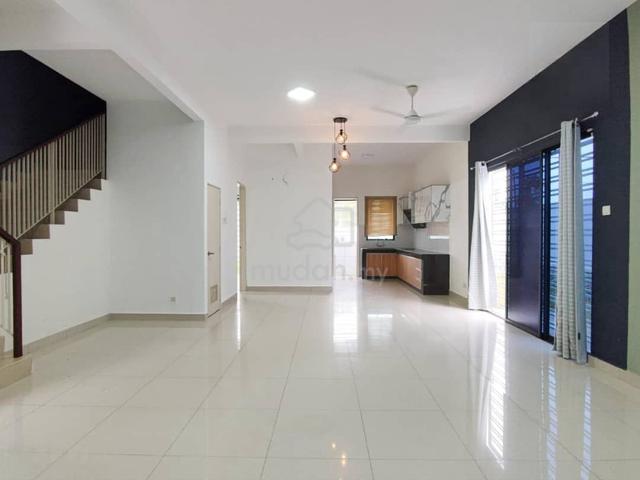 [Freehold] Gated & Guarded 2 storey v extra land Paya Emas n krubong 1