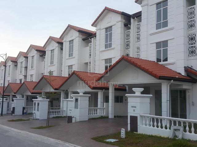 Anjung Sari, Setia Alam, 3 Storey House 1