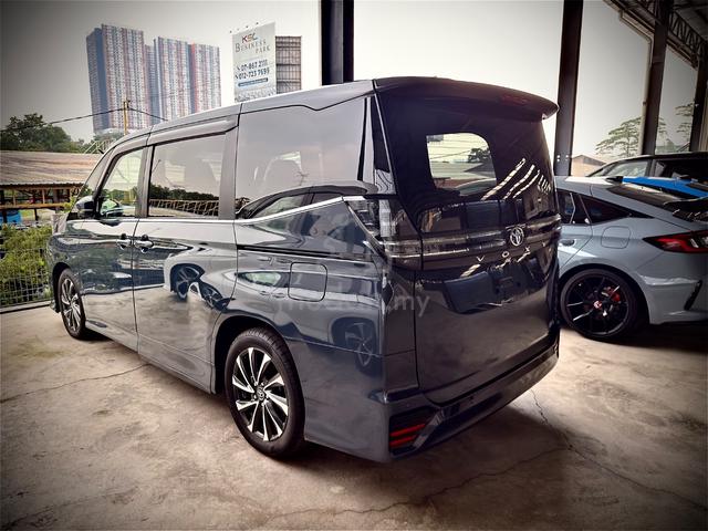 2022 Toyota VOXY 2.0 S-Z (A) - 2