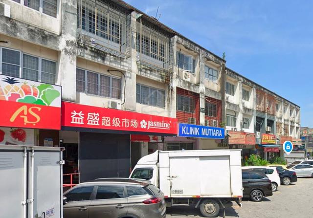 Ampang Medan Bukit Indah Shop Apartment 1