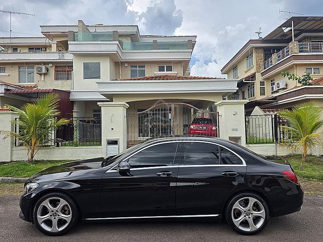 2017 Mercedes Benz C200 AMG LINE (CKD) LOW MILEAGE - 4