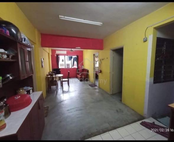 Aman Putra Apartment 1