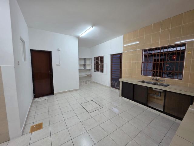 Single Storey house for Rent @ Taman Yayasan Jenjarom Selangor 1