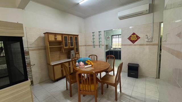 Rent / Jalan Nuri/ Bandar Putra/Kulai/2StoreyCorner/Fully furnished 1