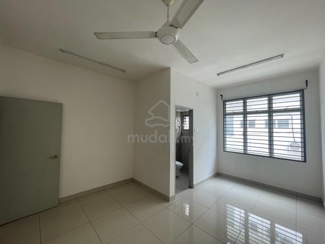 Double Storey House For Rent 4 Room 4 Bathroom Bandar Saujana Putra 1