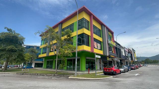 Anika Bandar Ainsdale Seremban Corner Office for Rent 2475sq ft 1