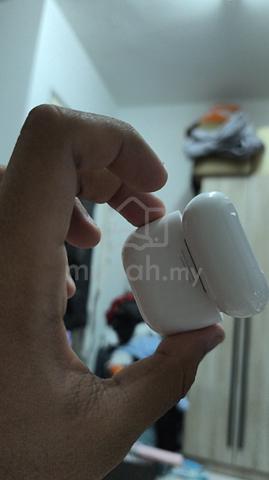 Apple Airpods 4(ANC) - photo 3 of 5