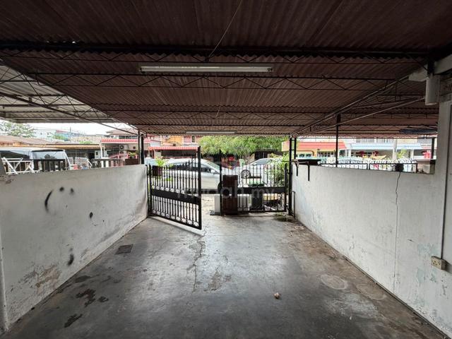 【 3KM Shopping Mall 】TAMAN SRI PUTRA BAKAR ARANG Double Storey Terrace 1