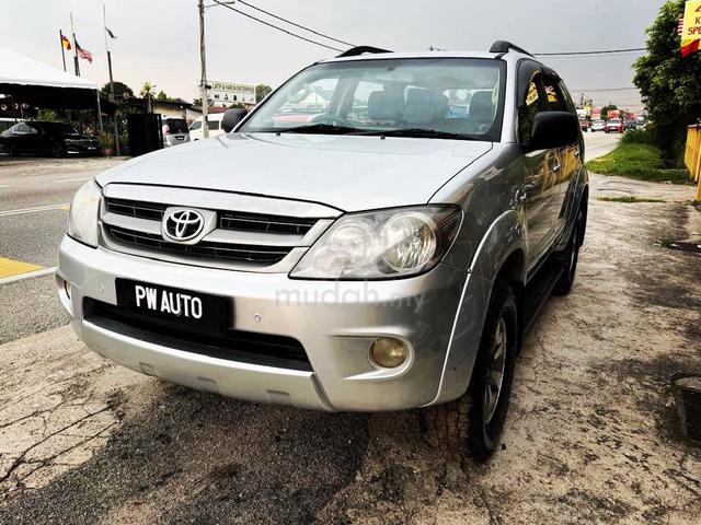 TOYOTA FORTUNER 2.5(M) G D-4D TURBO 5SPD 4X4 suv - 1