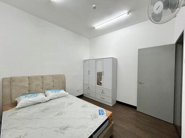Low deposit Room for rent @ Vista Bangi near UKM & MRT Kajang 1