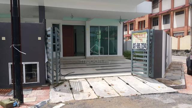 3 storey terrace at near Kampar Rd 1
