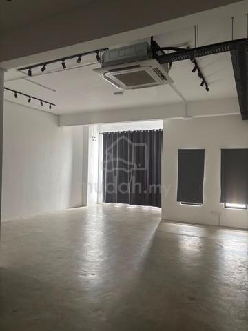 Taman Mount Austin 3 Storey Shop For Rent (Austin Crest) 1