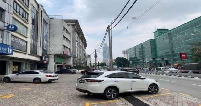 Jalan Loke Yew, KL 7 Storey Shoplot, Facing Mainroad 1