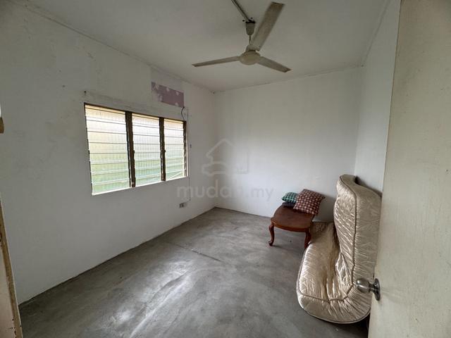 Flat PKNS Seksyen 7 Shah Alam 1