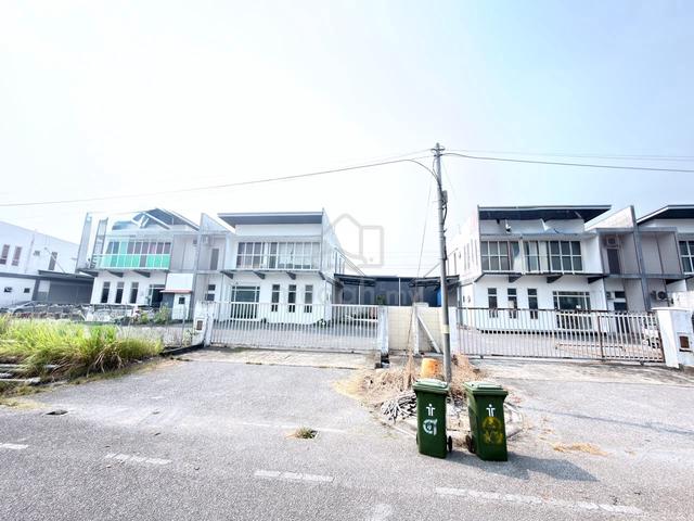 Demak Laut 3 units of Double Storey Semi Detached Warehouse for Sale 1