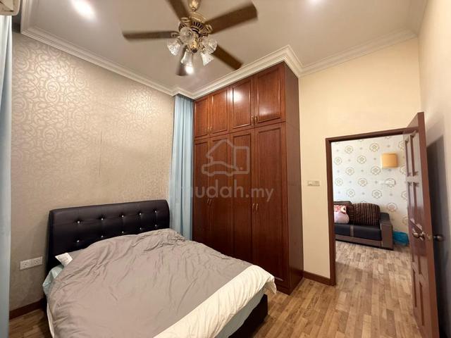 Tiaraville, Ayer Keroh  2sty Semi D Corner Lot 1