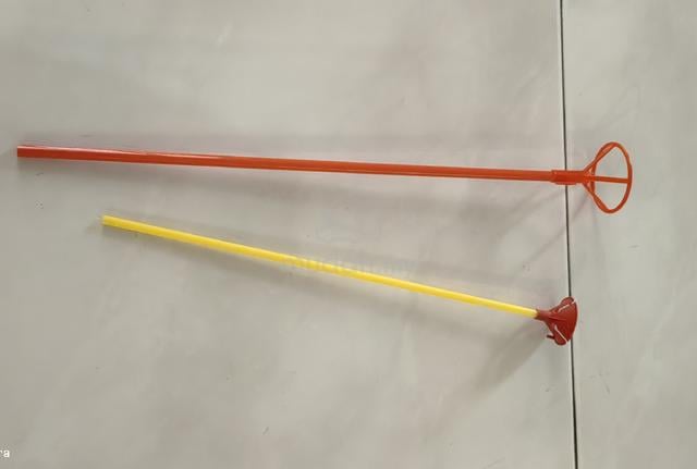 Balloon sticks & character foil balloons - photo 2 of 6