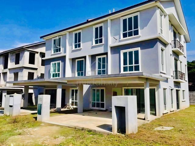 3 Storey Semi-D Cheras Selangor [Near MRT and Surau] 1