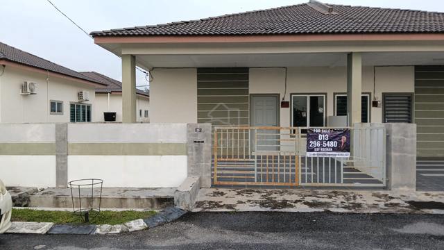 Rumah Semi D Depan Padang Subsale Murah Letgo Baki Loan 205K Sahaja 1