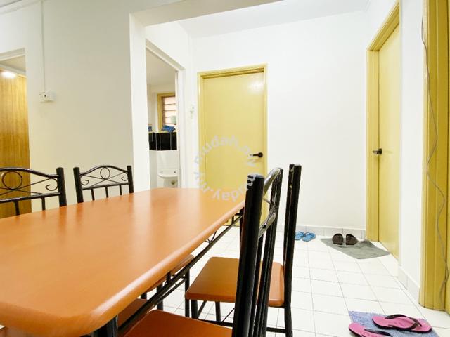 【New Renovated & Low Deposit】Desa Dua Apartment Kepong Aircon Room 4