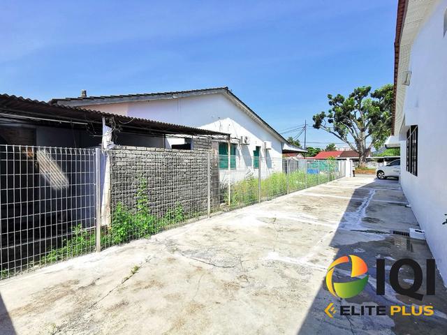 Taman Sri Rambai | Big SemiD Big Land For Rent | Good Condition unit 1