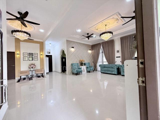 Single-storey bungalow with a land area of 11k sqft at Batu Rakit. 1